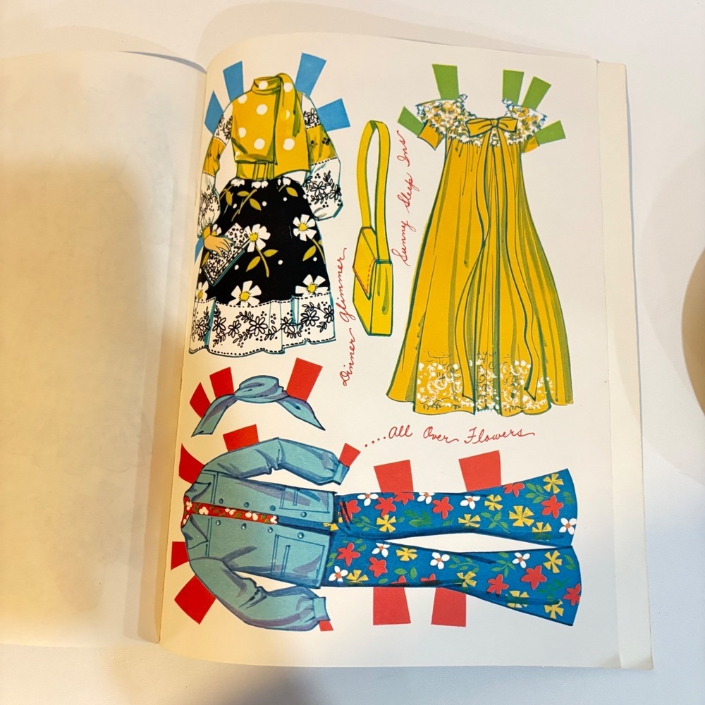 Vintage 1973 Barbie Boutique Paper Doll Book Whitman 1954 Unused Mod Fashions - Picture 5 of 7